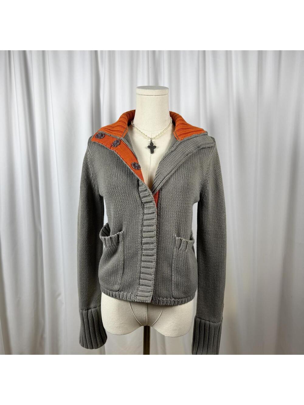 Knitted Jacket with big closure buttons